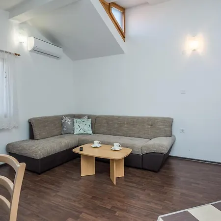 Apartment Sakoman Apartamento